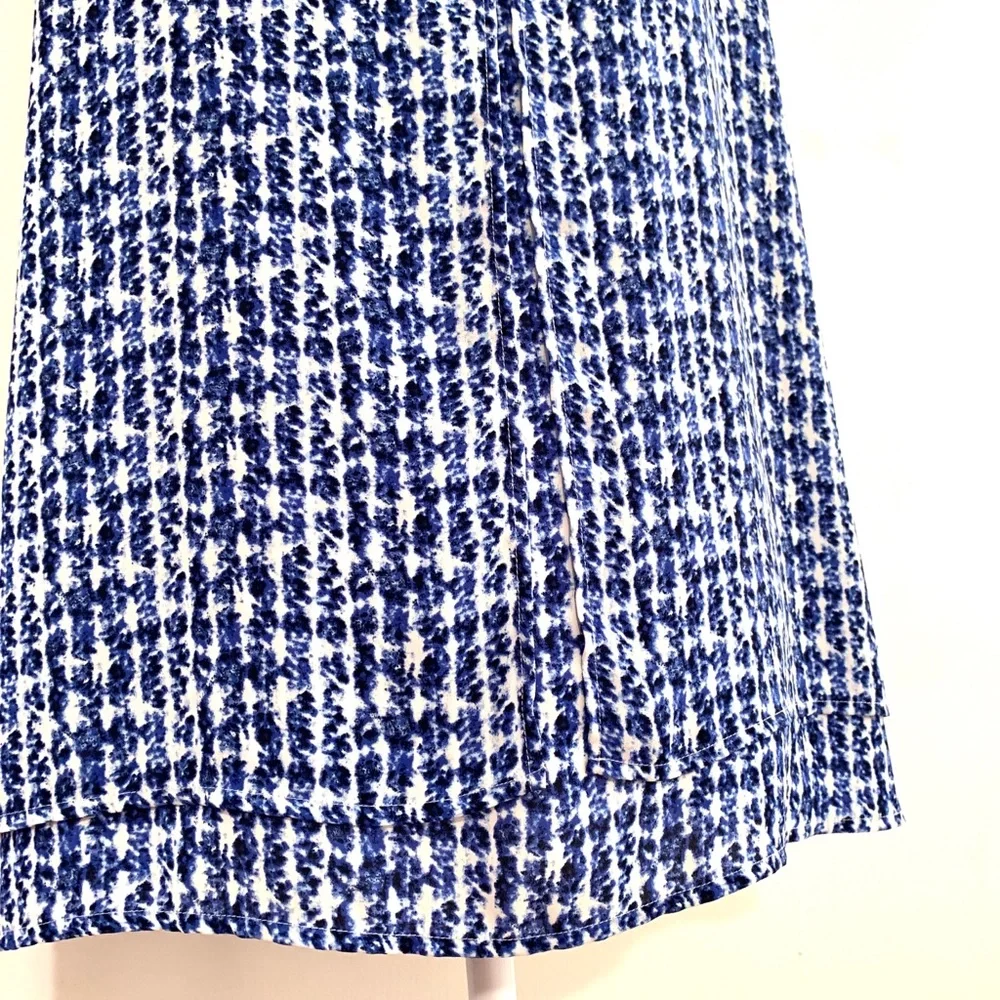 Chico’s Trapeze Blue & White Print Sleeveless Blouse - Picture 5 of 10